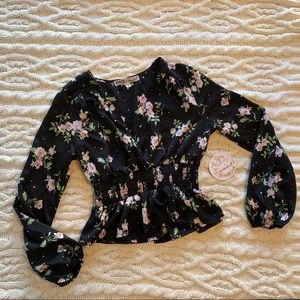 Floral puffy sleeve shirt